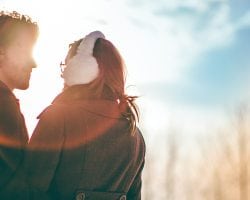 Una pareja pasando tiempo juntos en el Día de San Valentín
