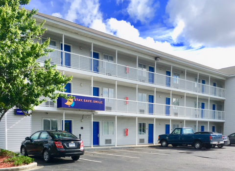 Exterior of INTOWN SUITES EXTENDED STAY CHARLESTON SC – RIVERS AVE.