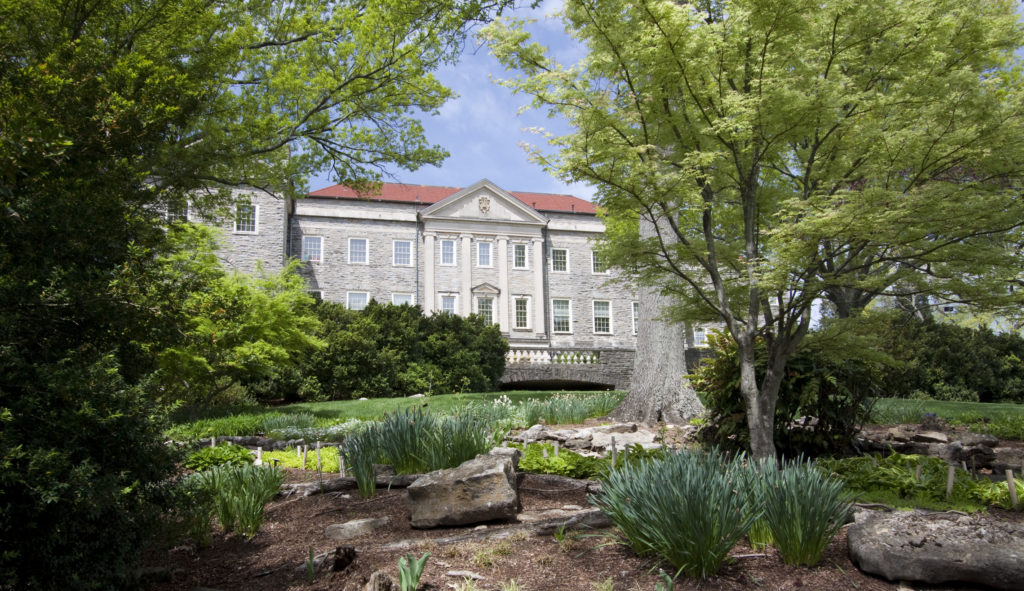 Nashville's Cheekwood Botanical Gardens are even more breathtaking during the springtime.
