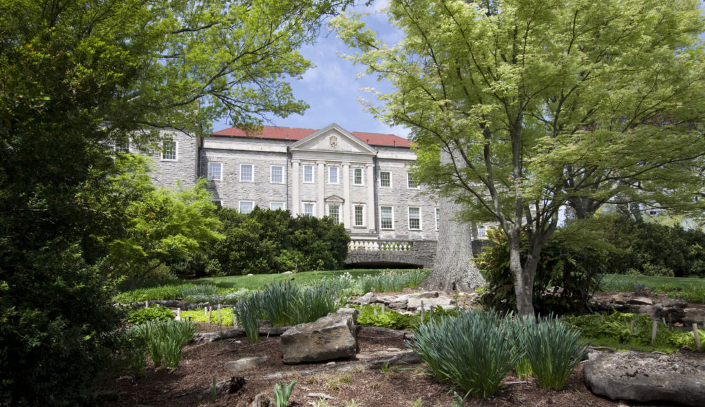 Nashville's Cheekwood Botanical Gardens are even more breathtaking during the springtime. 